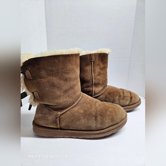 Australia UGG Boots - Picture 2 of 9